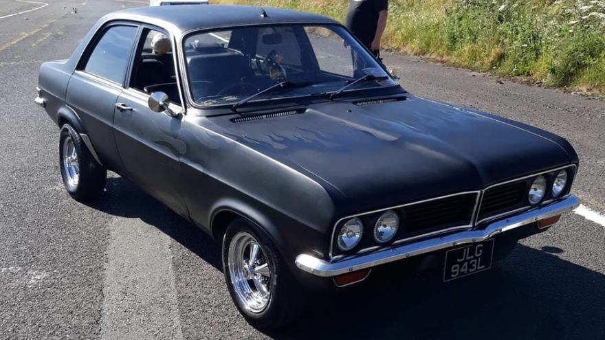 40138436_10216909631881127_2347923093030174720_n