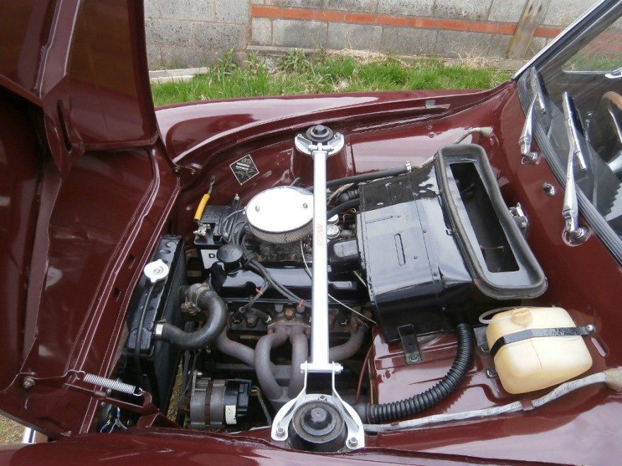 1960-Ford-Anglia-105E-engine