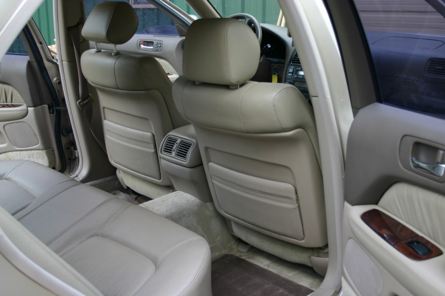 lexus-ls400-interior